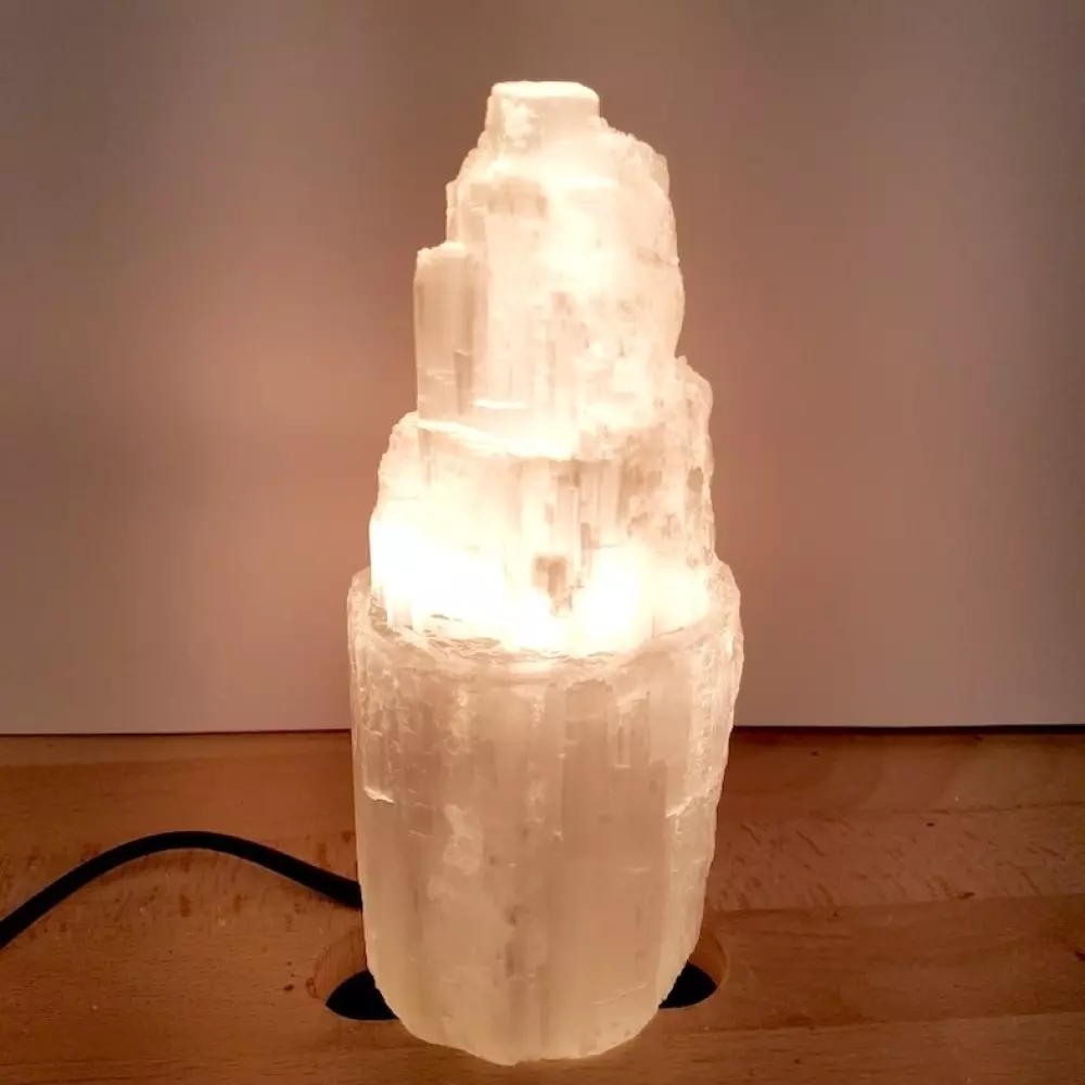 Selenitt-lampe spiss 20 cm, Hjem & interiør, Interiør