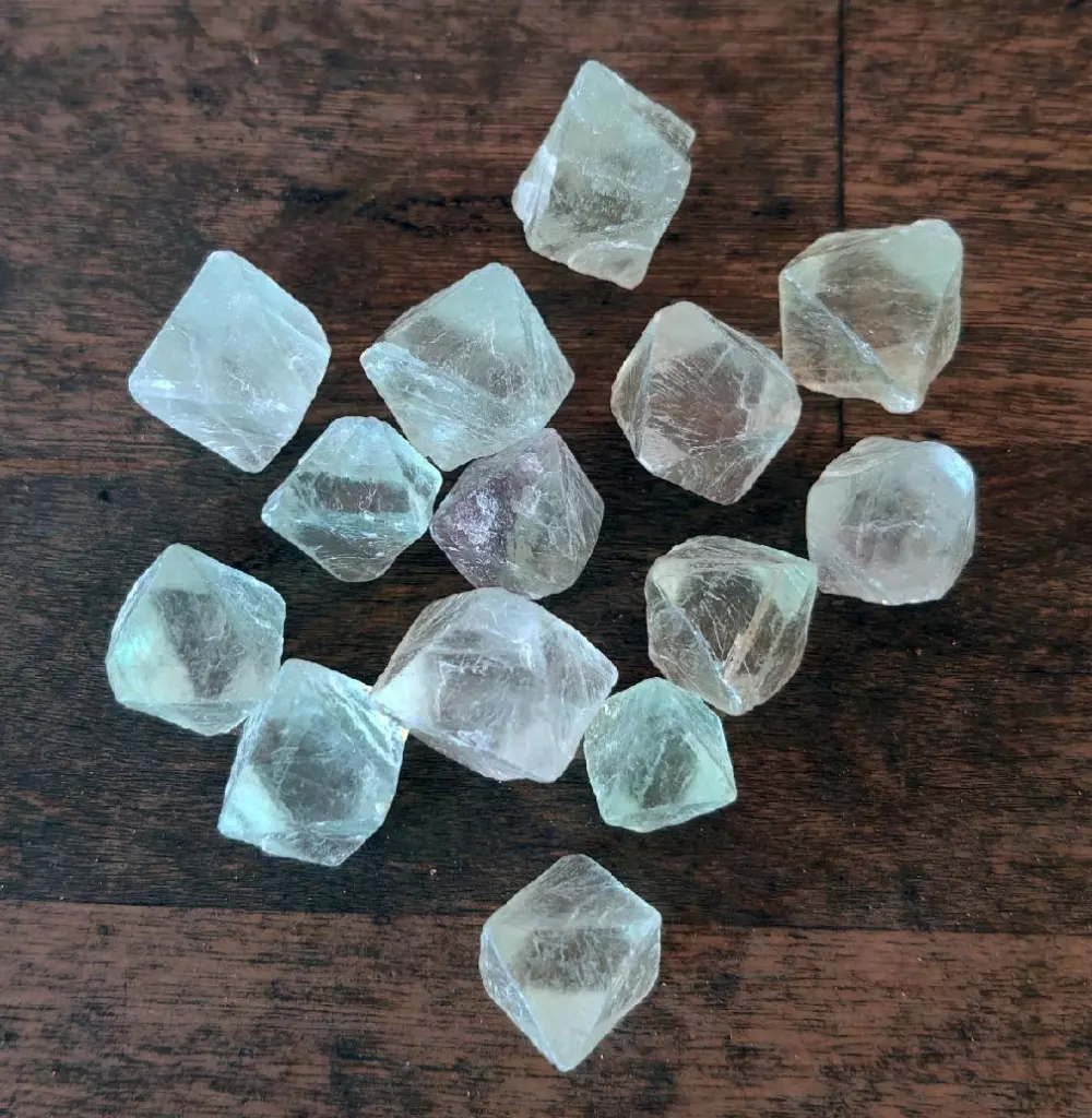 Fluoritt oktaeder - medium, 1950036696, Krystaller & smykker, Krystaller