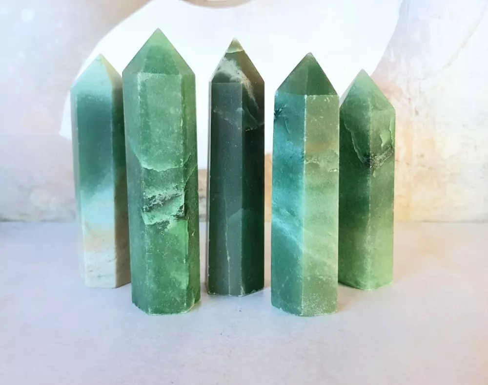 Krystalltårn - Aventurin grønn 8-10 cm, Krystaller & smykker, Krystaller