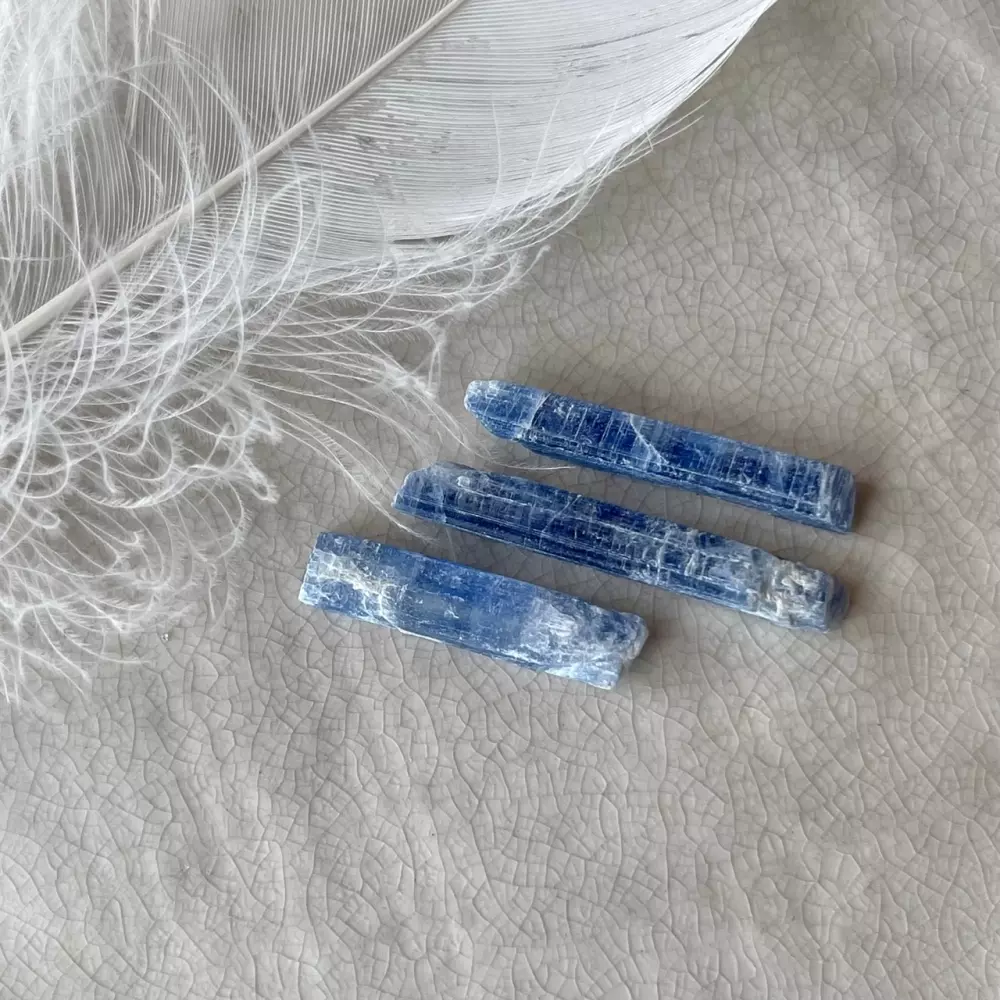 Rå kyanitt blå - liten, Krystaller & smykker, Krystaller