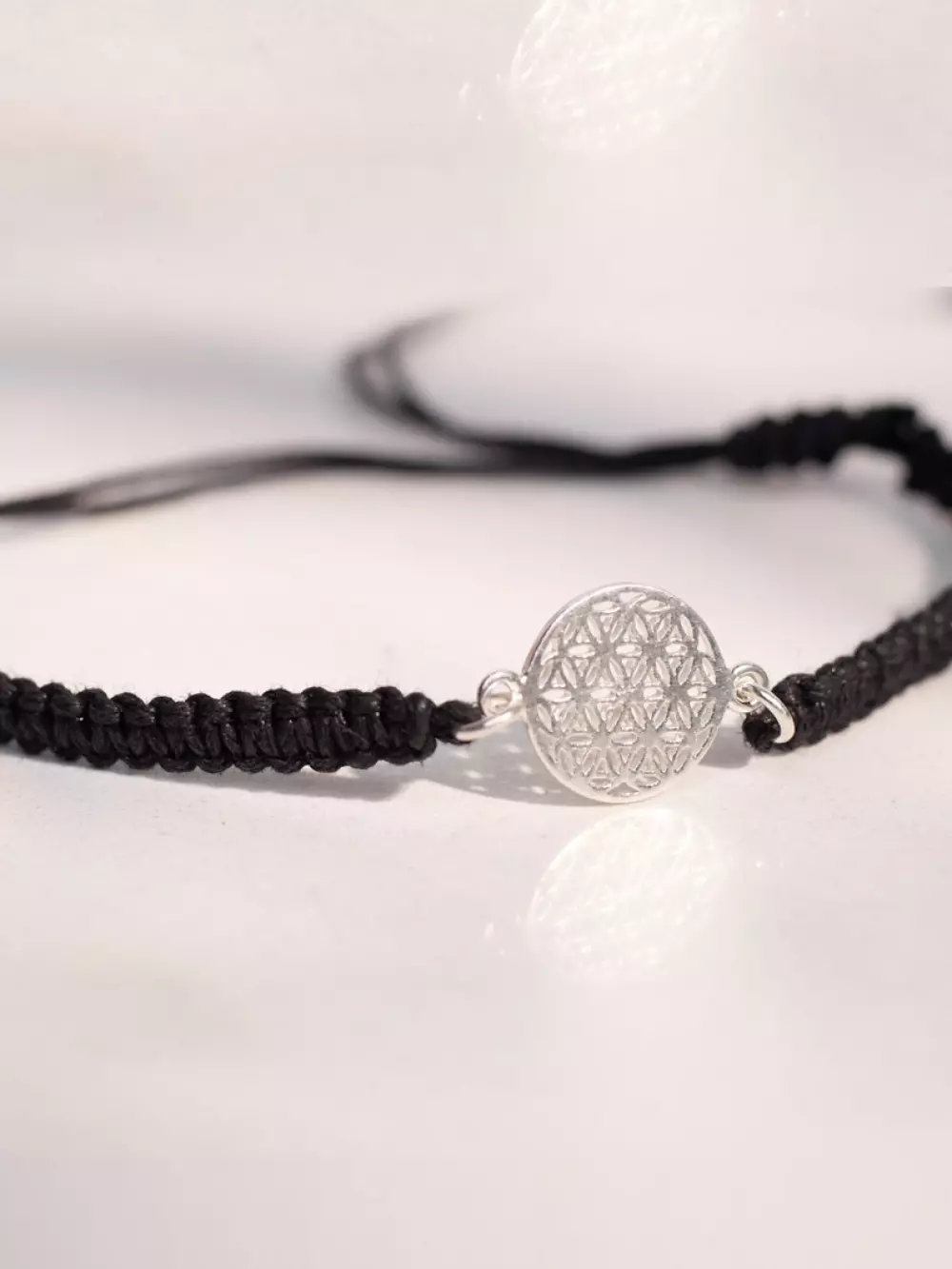 hellig geometri, armbånd, smykke, tilbehør, spirituelt, åndelig, justerbart, flower of life, sterling silver, bracelet, Armbånd - Flower of Life med sort makrametrådrrings (Gold Plated), Krystaller & smykker, Sølvsmykker 925