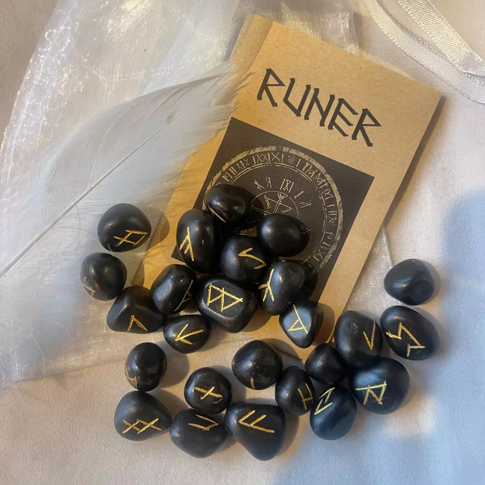 Runer - sort Aventurin, Tarot & orakel, Intuisjon