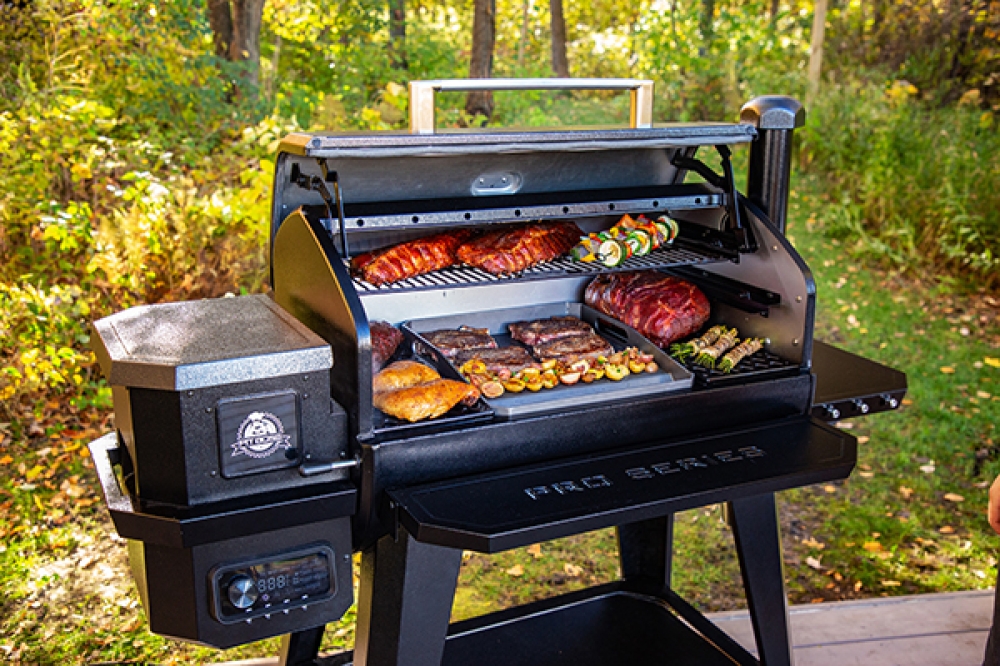 PIT BOSS 1600 PRO SERIES WOOD PELLET GRILL