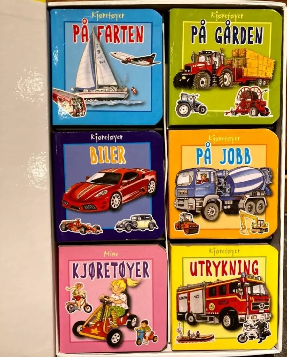 Mitt lillle bibliotek: Kjøretøyer, 9788281734449, Barnebøker