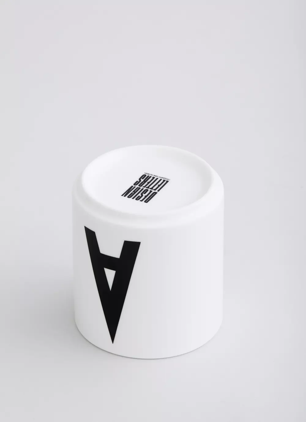 Design Letters Hvit Kopp A, 5710498720018, 10201000A, Kjøkken, Krus og Skåler, Design Letters, Personal Porcelain cup White A-Z