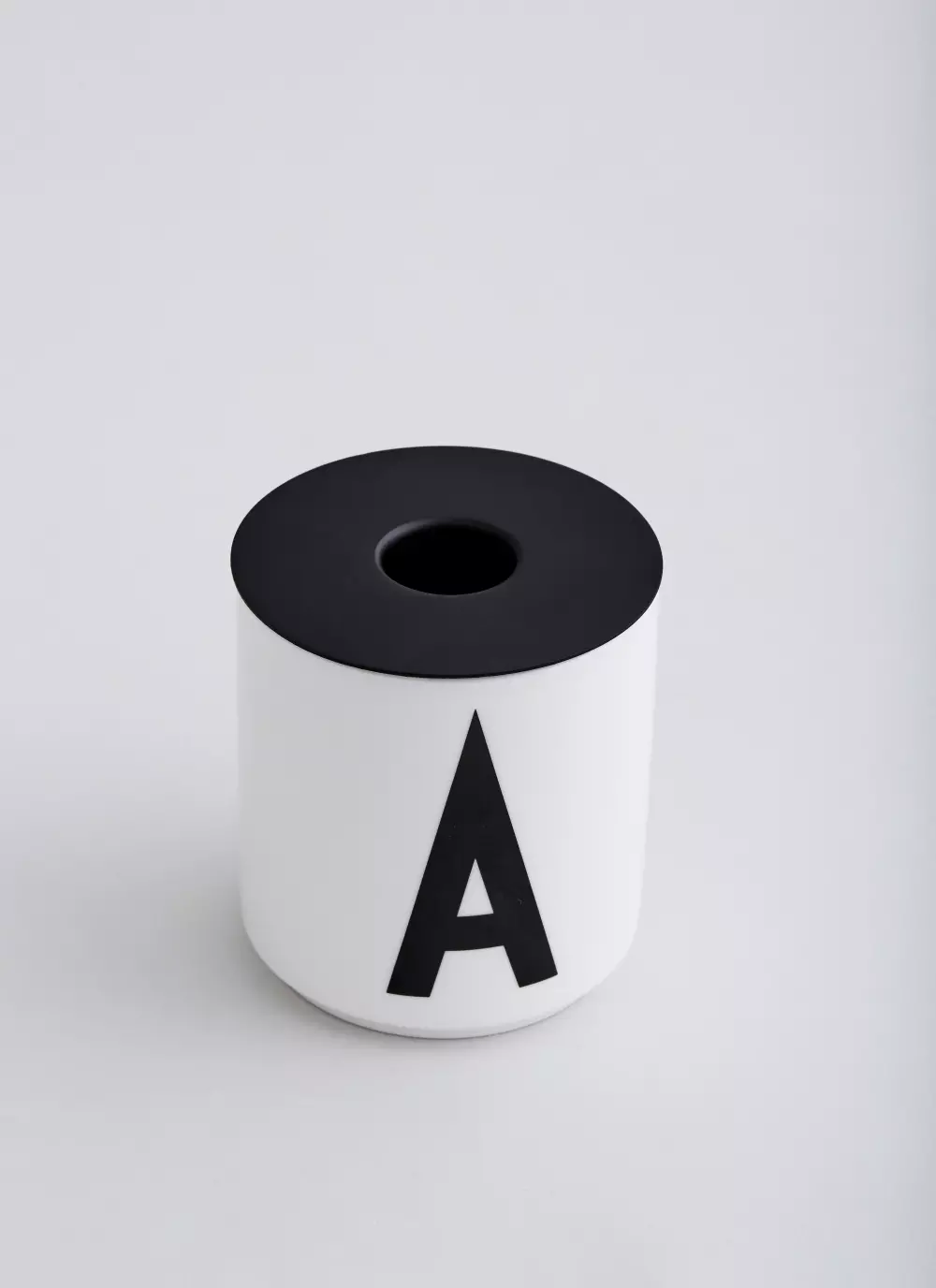 Design Letters Hvit Kopp C, 5710498720032, 10201000C, Kjøkken, Krus og Skåler, Design Letters, Personal Porcelain cup White A-Z