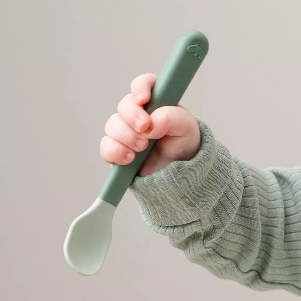 Foodie Easy-Grip Babyskje Grønn, 5712643053828, 1146513, Kjøkken, Barn, Done by Deer, Foodie easy-grip baby spoon 3-pack Green