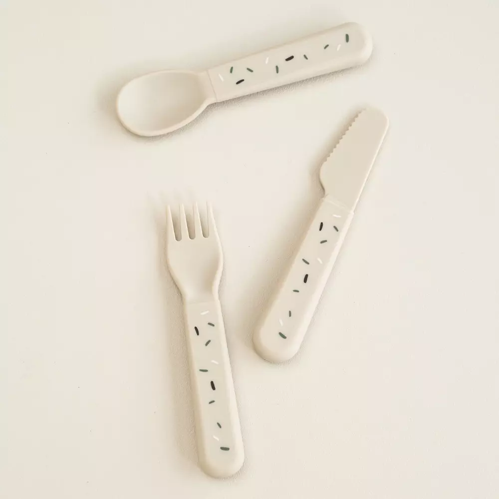 Foodie Bestikksett Confetti Sand, 5712643051404, 1236589, Kjøkken, Barn, Done by Deer, Foodie cutlery set Confetti Sand