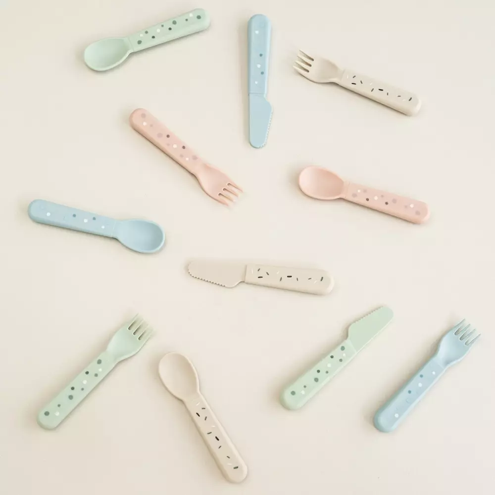 Foodie Bestikksett Confetti Sand, 5712643051404, 1236589, Kjøkken, Barn, Done by Deer, Foodie cutlery set Confetti Sand