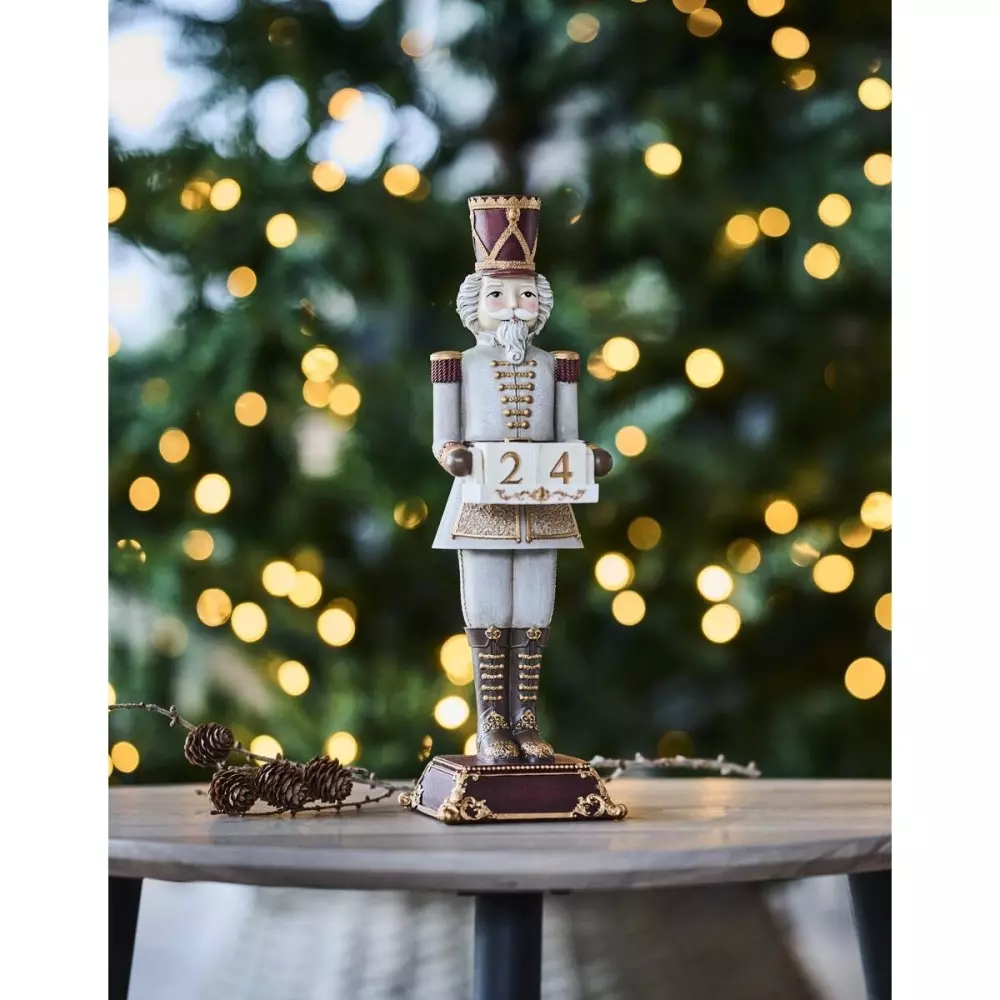 Nøtteknekker Figur H32, 7020629372992, 40211840, Jul, Julefigurer, House of Christmas, Martinsen AS, Nutcracker - Figur Flerfarget 10x10x31,5cm Polyresin