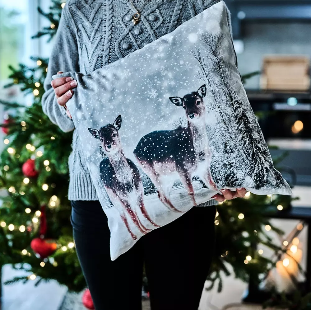 Dådyr Putetrekk, 7020629380997, 50220017, Jul, Putetrekk, House of Christmas, Martinsen AS, Dådyr - Putetrekk Hvit, brun 45x45 Polyester