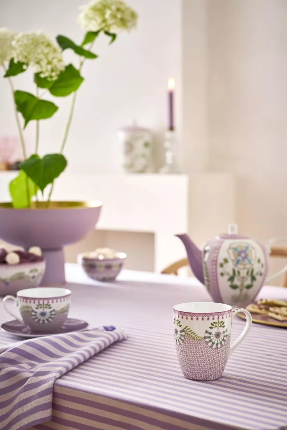 Set/2 Mugs Large Lily&Lotus 350ml, 8720874271437, 51.002.482, Kjøkken, Serviser, Pip Studio, New Edition Home bv