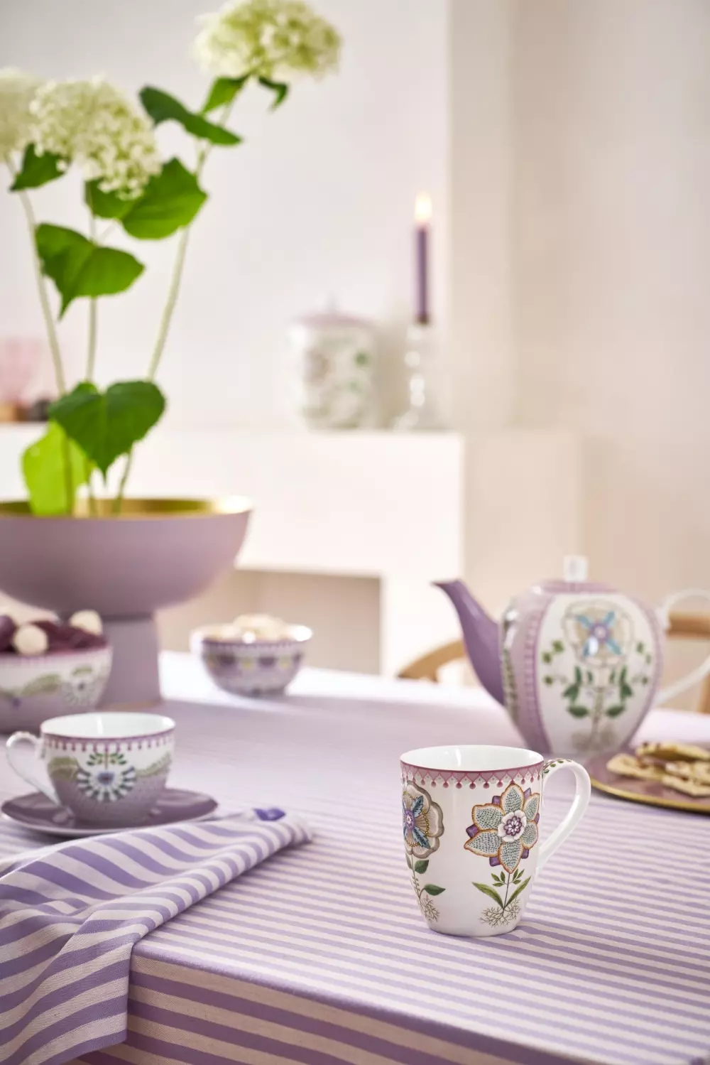 Set/2 Mugs Large Lily&Lotus 350ml, 8720874271437, 51.002.482, Kjøkken, Serviser, Pip Studio, New Edition Home bv