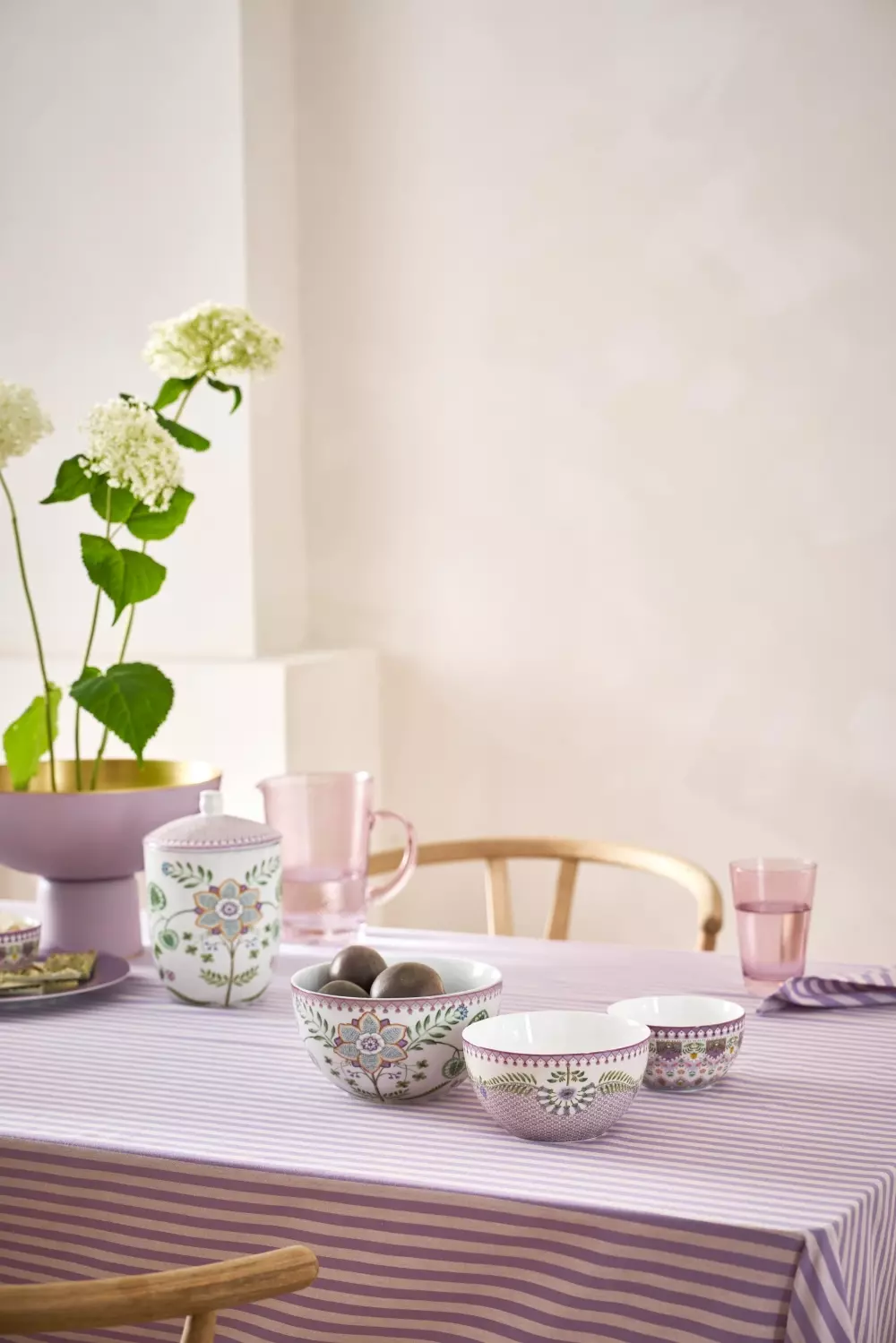 Bowl Lily&Lotus Tiles Lilac 15cm, 8720874271505, 51.003.310, Kjøkken, Serviser, Pip Studio, New Edition Home bv