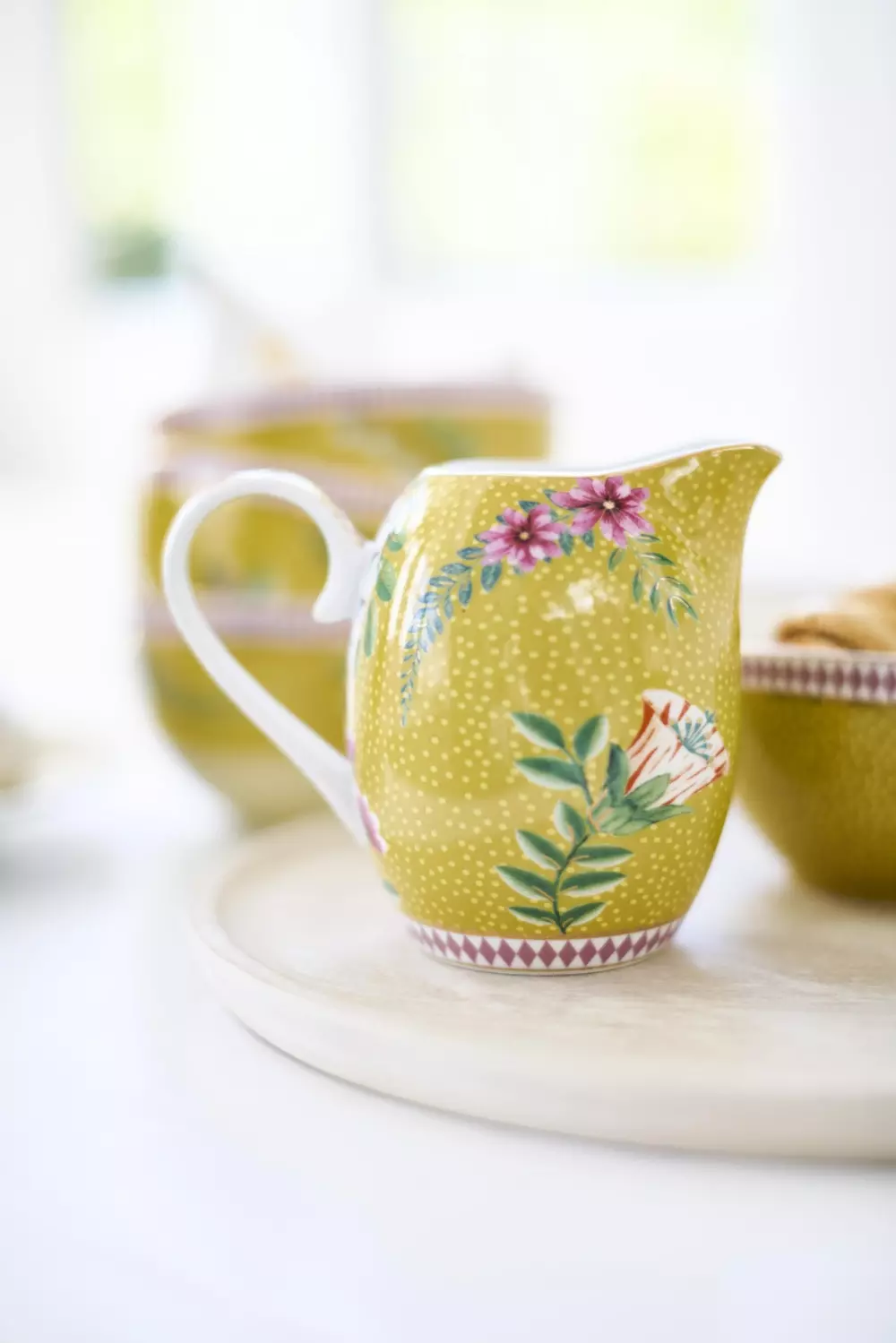 Jug La Majorelle Yellow 250ml, 8720812324416, 51.007.046, Kjøkken, Serviser, Pip Studio, New Edition Home bv