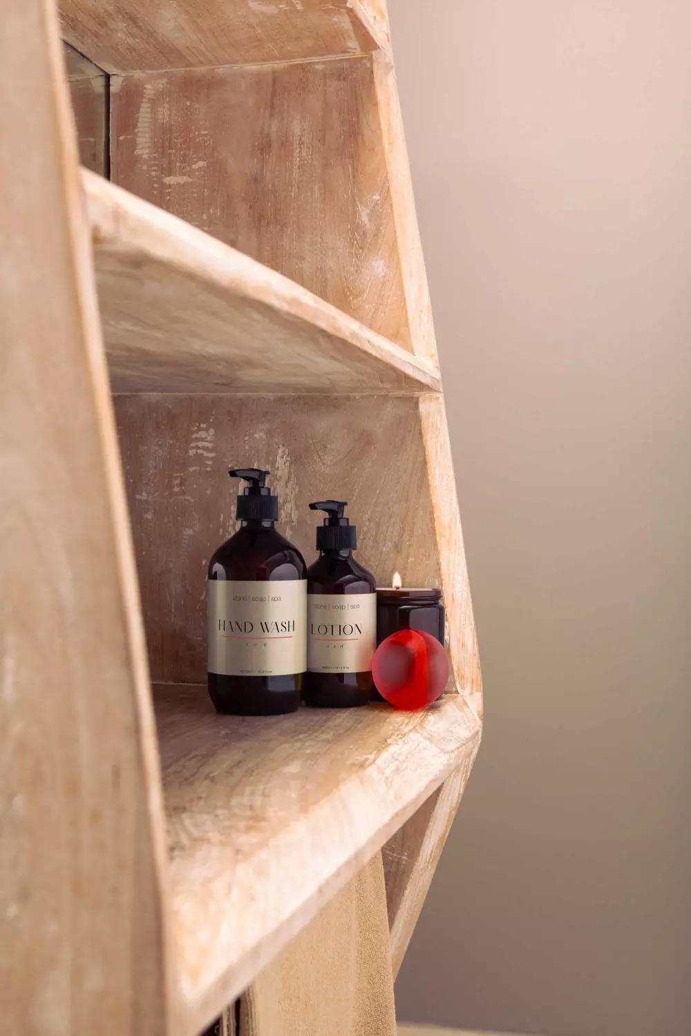 Stone Soap Spa - Duftlys Red, 7090043723045, 603, Interiør, Duft, Stone Soap Spa, Thiink AS, Duftlys - Red