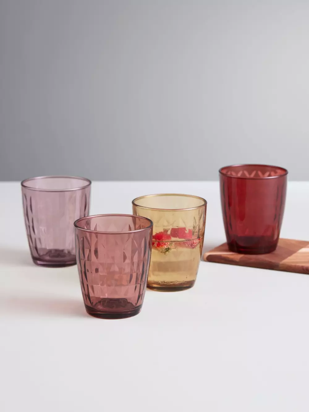 Mosaik Glass 4pk Rosa/Rød, 5709554834462, 83446, Kjøkken, Glass, Aida, Mosaic - drikkeglas farvede - Shades of red 4 stk mix pack -34,0 cl Pakket i sleeve