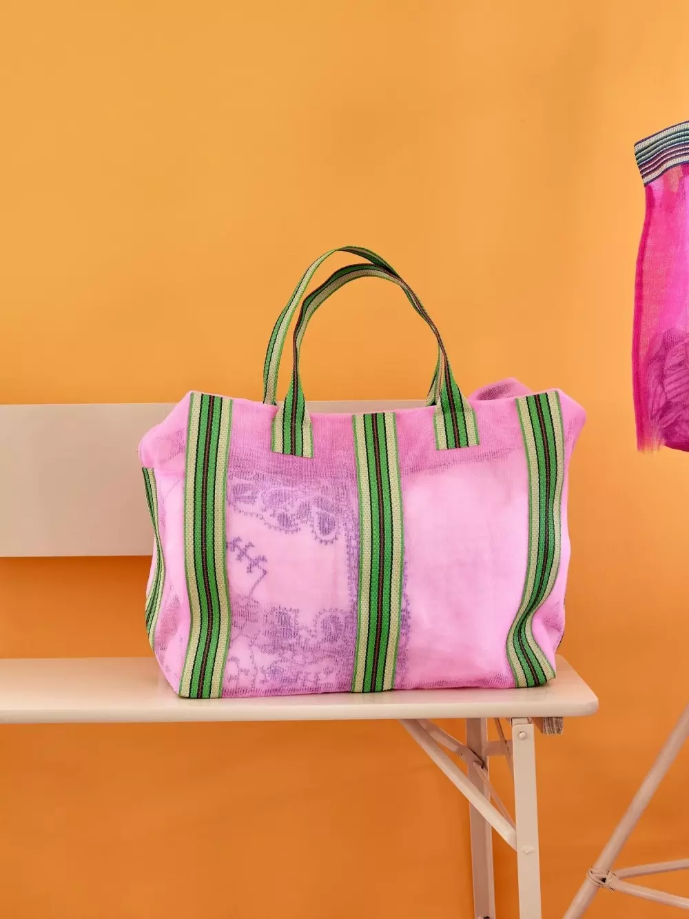 Resirkulert Weekendbag, 5708315252392, BGPLA-WEESI, Accessories, Vesker, Rice, Recycled Weekend Bag in Pink with Striped Edges