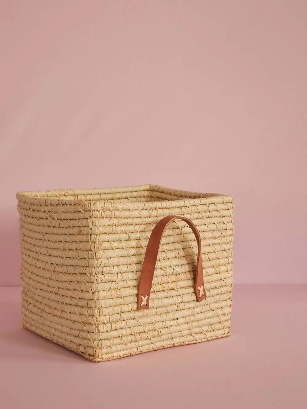 Raffia Kurv Med Skinn Håndtak, 5708315800197, BSRAT-30N, Interiør, Kurv, Rice, Raffia Square Basket with Leather Handles - Natural