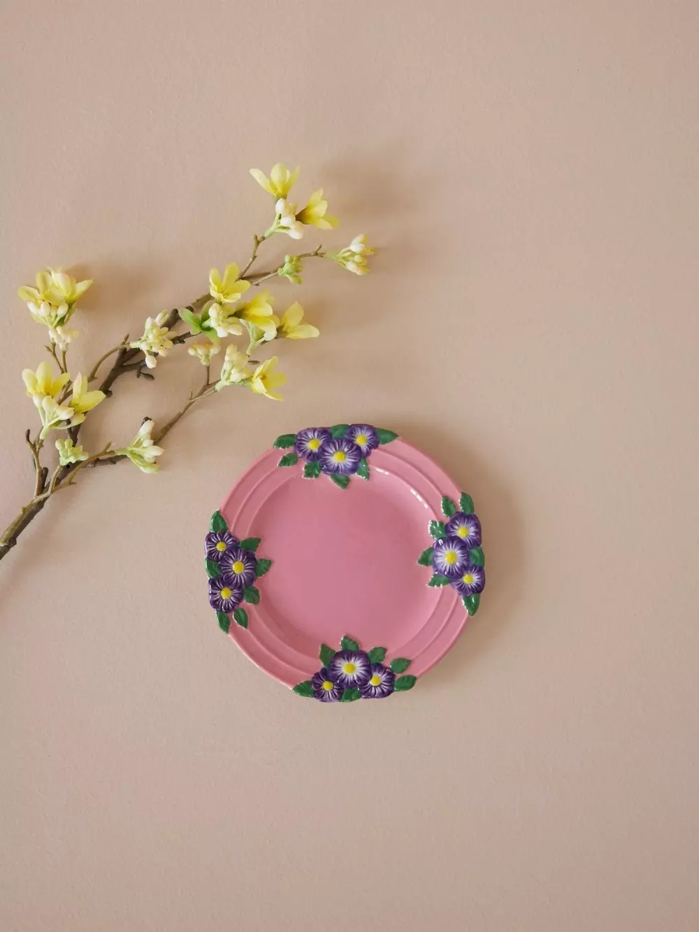 Keramikkasjett Med Blomstermotiv Rosa, 5708315248234, CECPL-EMI, Kjøkken, Asjetter & Tallerkener, Rice, Ceramic Cake Plate with Embossed Flower Design - Pink