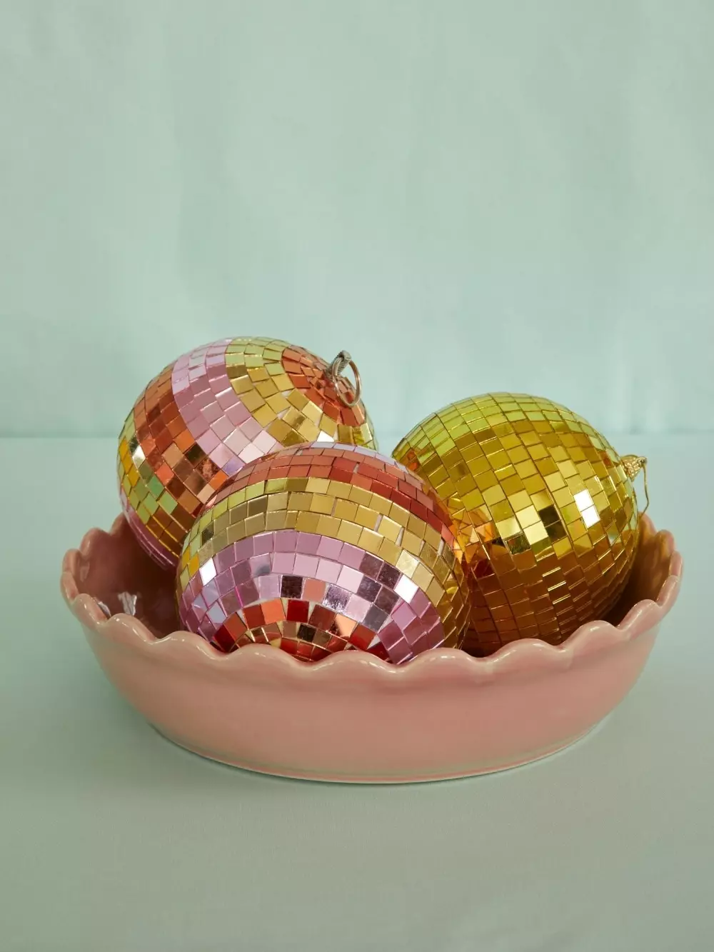 Discokule Striper M, 5708315209730, DISCO-MAW21GO, Interiør, Diverse Interiør, Rice, Disco Ball with Stripes and Gold - Medium