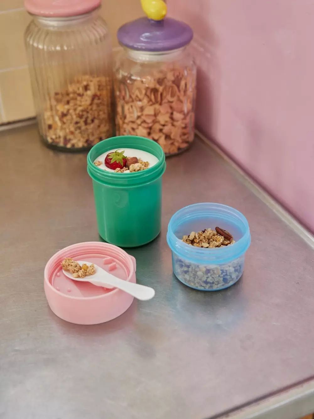 Snack Container Grønn, 5708315248982, FBOX-TOGOG, Kjøkken, Matbokser, Rice, Granola Container Color Green 400 ml/Lid in Blue 250 ml