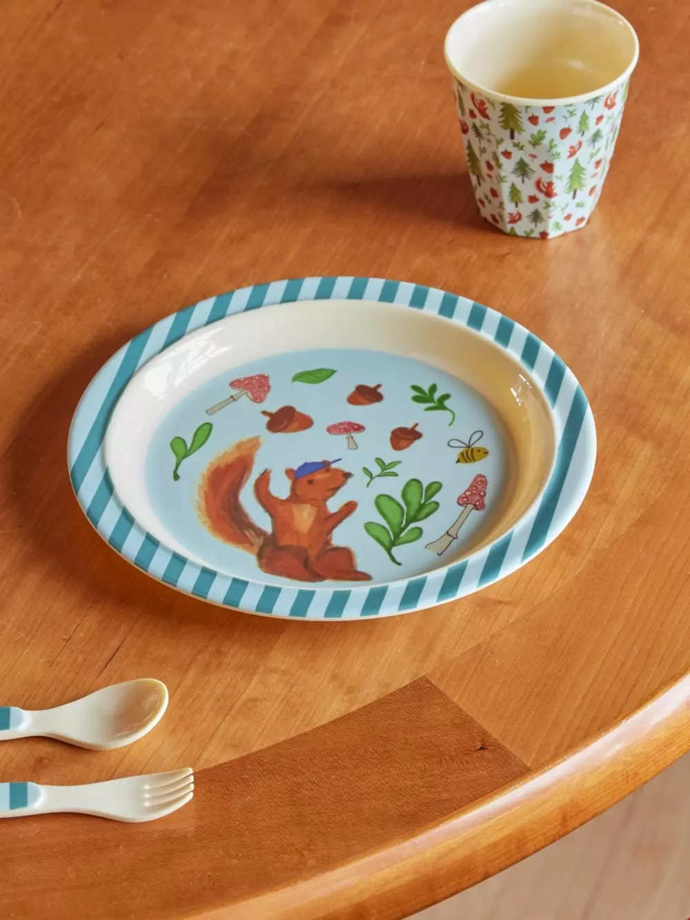 Melaminasjett Barn Blue Happy Forest, 5708315257328, KILPL-HAFOB, Kjøkken, Barn, Rice, Melamine Kids Lunch Plate with Blue Happy Forest Print