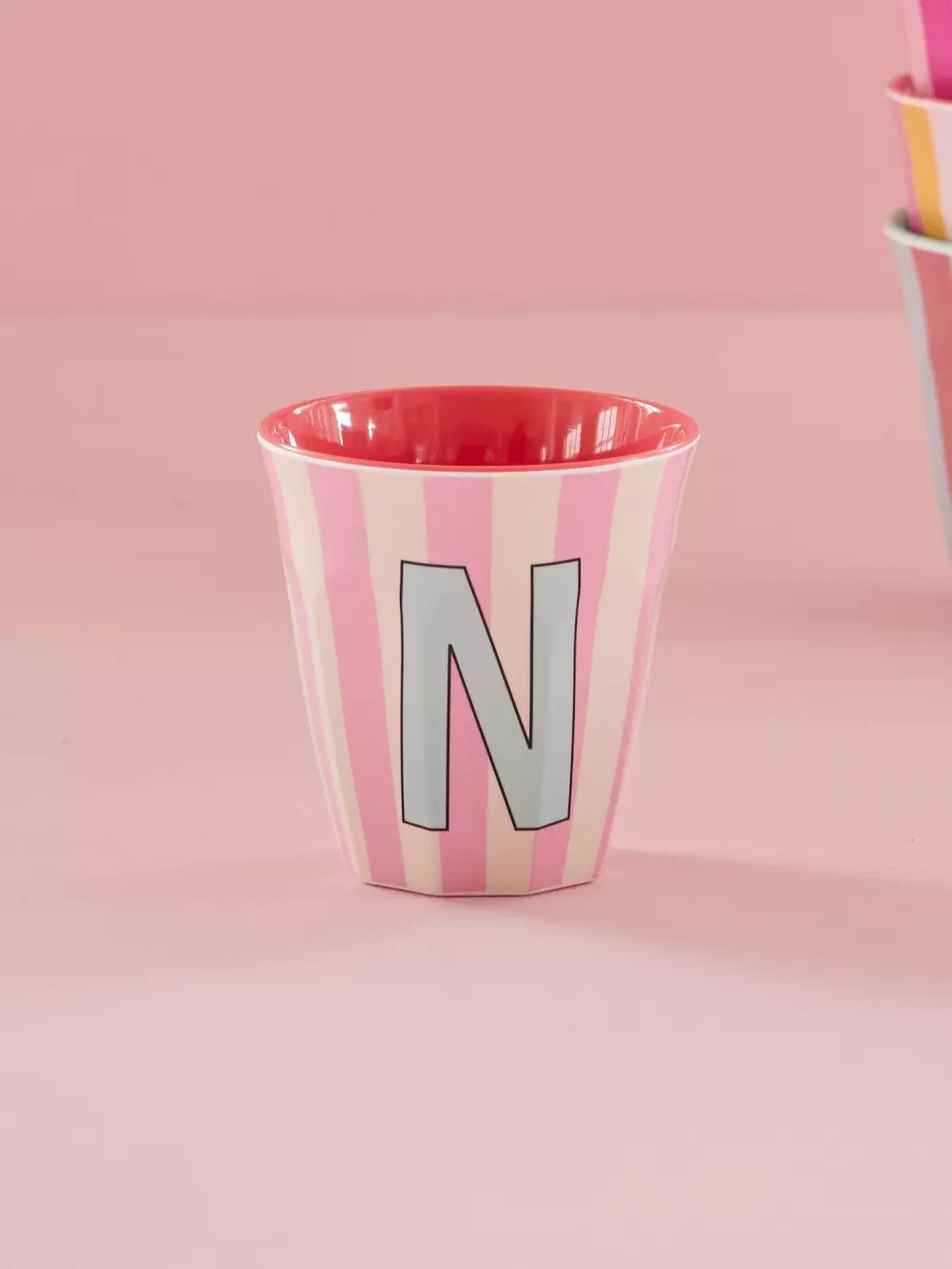 Melamin Bokstavkopp N H9, 5708315254303, MELCU-ALPSTRNI, Kjøkken, Melamin- & Treservise, Rice, Melamine Cup with the Letter N - Stripes - Medium - 250 ml