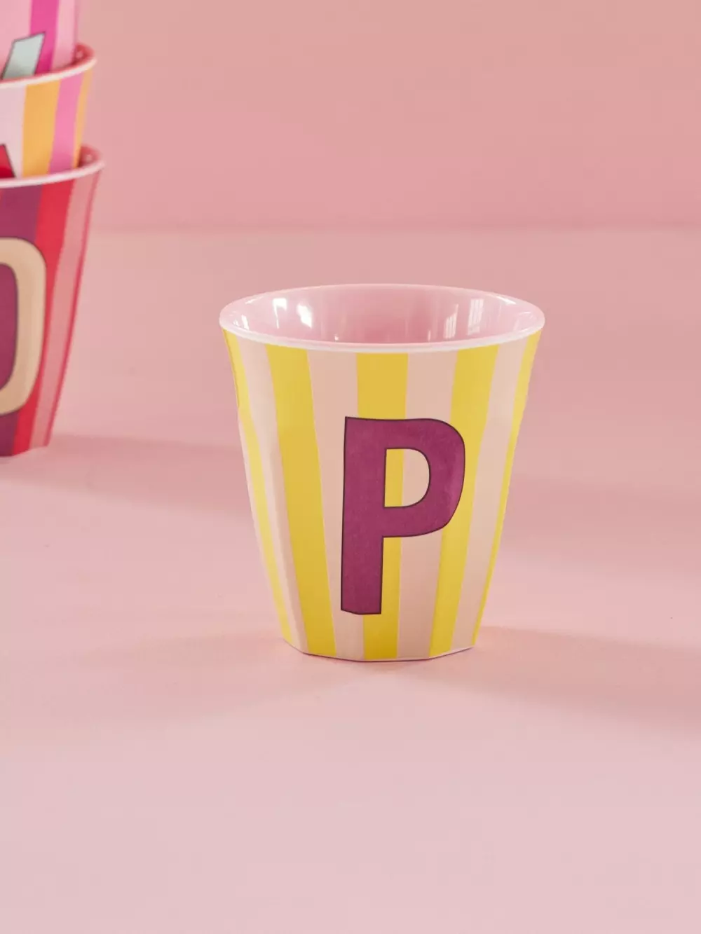 Melamin Bokstavkopp P H9, 5708315254327, MELCU-ALPSTRPI, Kjøkken, Melamin- & Treservise, Rice, Melamine Cup with the Letter P - Stripes - Medium - 250 ml