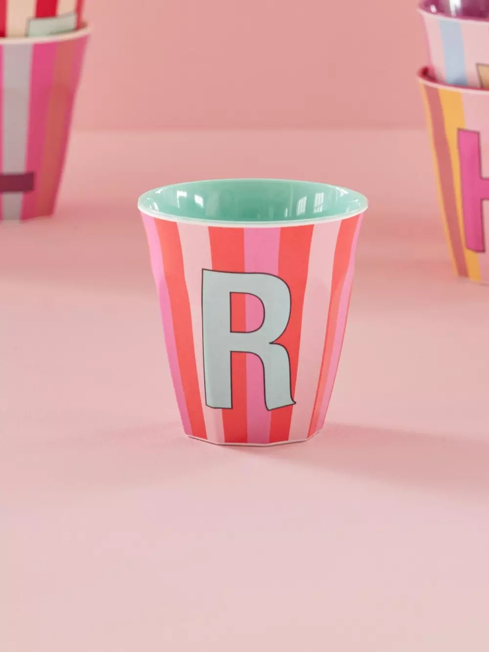 Melamin Bokstavkopp R H9, 5708315254334, MELCU-ALPSTRRI, Kjøkken, Melamin- & Treservise, Rice, Melamine Cup with the Letter R - Stripes - Medium - 250 ml