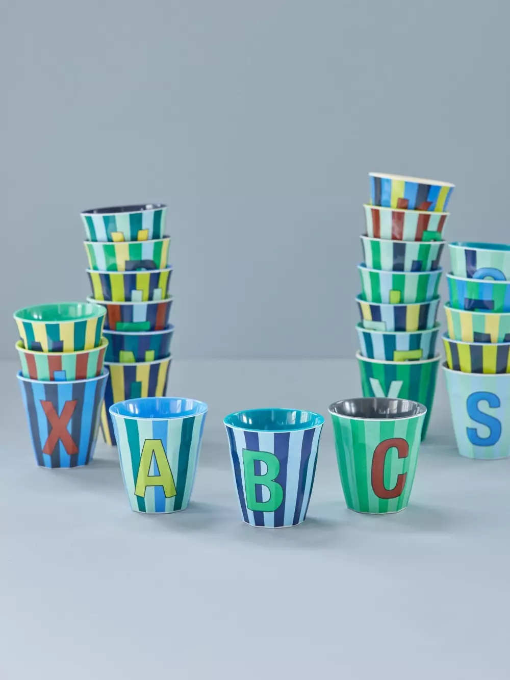 Melamin Bokstavkopp S H9 Striper, 5708315254099, MELCU-ALPSTRSB, Kjøkken, Melamin- & Treservise, Rice, Melamine Cup with the Letter S - Stripes - Medium - 250 ml