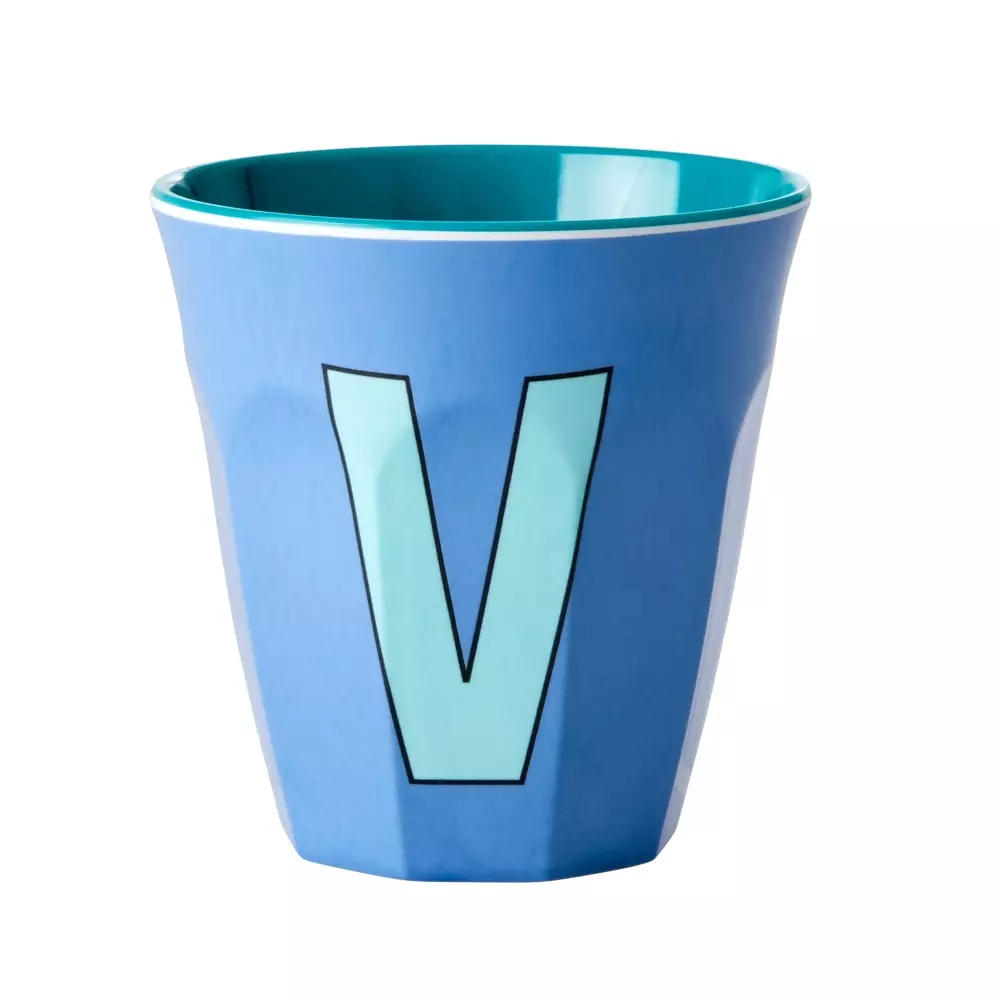 Melamin Bokstavkopp V H9 Blå, 5708315211832, MELCU-ALPVB, Kjøkken, Melamin- & Treservise, Rice, Melamine Cup with the Letter V - New Dusty Blue - Two Tone - Medium