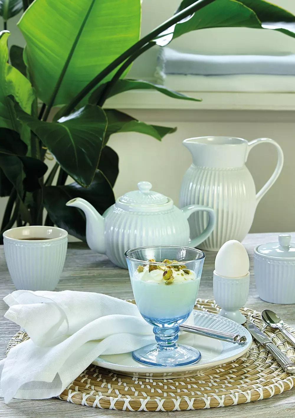 Eggeglass Alice Pale Blue, 5707463145884, STWEGGAALI2912, Kjøkken, Eggeglass, GreenGate, Egg cup Alice pale blue