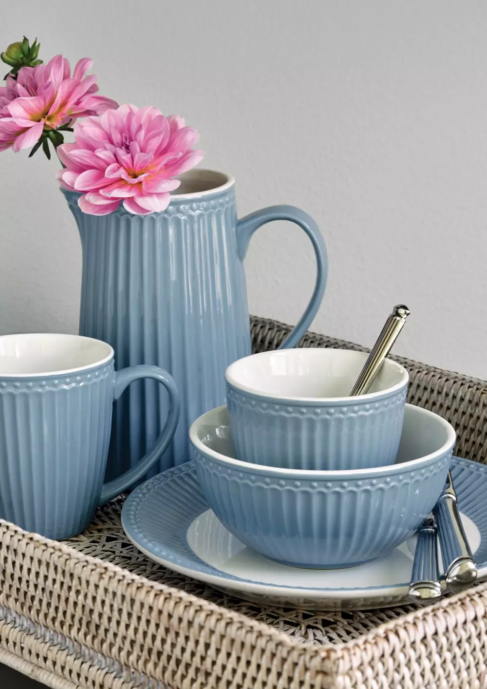 Mugge Alice Sky Blue 1L, 5707463388670, STWJUGA1LALI2706, Kjøkken, Mugger og Karafler, GreenGate, Jug Alice sky blue 1L