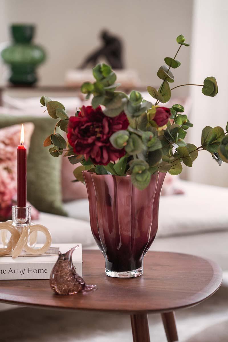 Vase Mulberry med burgunder blomst og eukalyptus