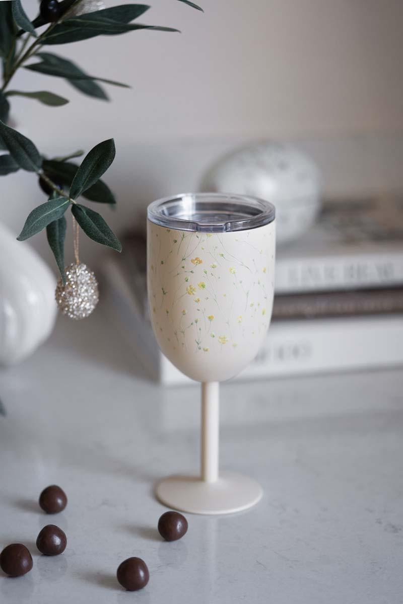 Vinglass og påskeegg med glitter