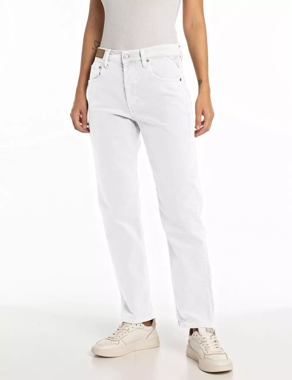 REPLAY - MAIJKE STRAIGHT - OPTICAL WHITE, BUKSER, CHINOS, REPLAY, REPLAY - MAIJKE STRAIGHT - 001 - OPTICAL WHITE, WB461 .000.8405392_001, 11 OZ COMFORT BULL DENIM - STRAIGHT HIGH WAIST, 25-28, DAME, OPTICAL WHITE