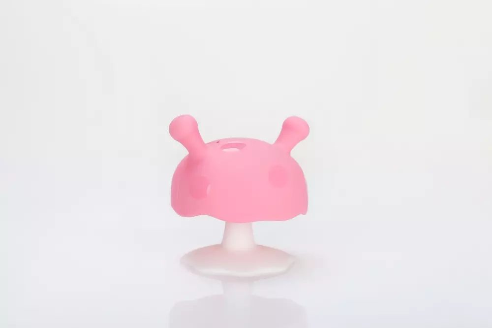 MOMBELLA MUSHROOM - ROSA, 5060666871203, 1000046702, Inneleker, For de minste, MOMBELLA, MOMBELLA MIMI MUSHROOM ROSA, 103428, Den populære biteleken som gir ro til både store og små.Fra 3+ mnd