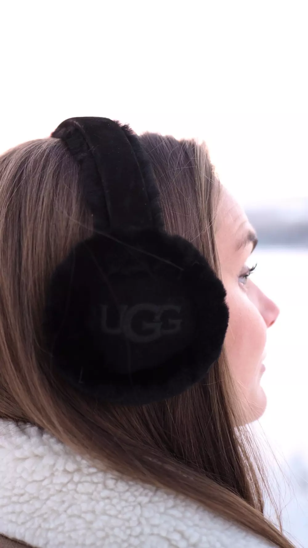 W EMBROIDERED LOGO EARMUFF BLACK